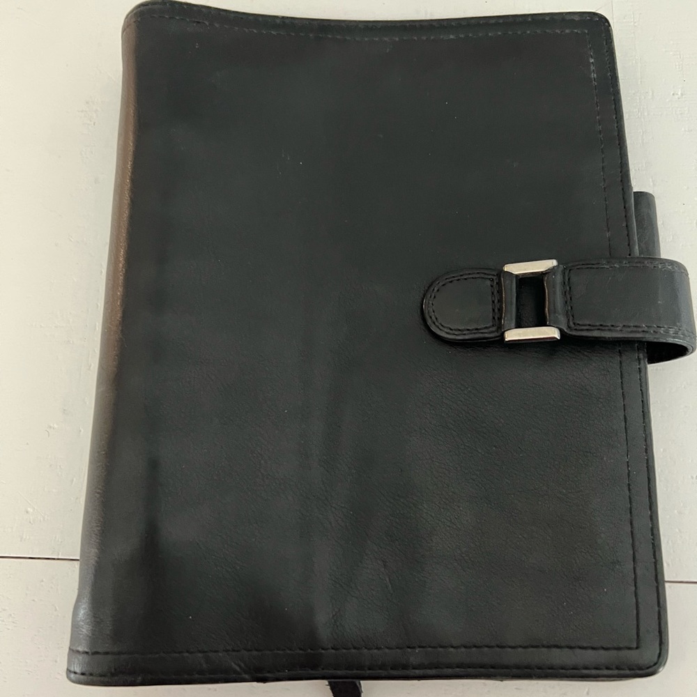 Franklin Covey 8.5 x 5.5 leather binder.